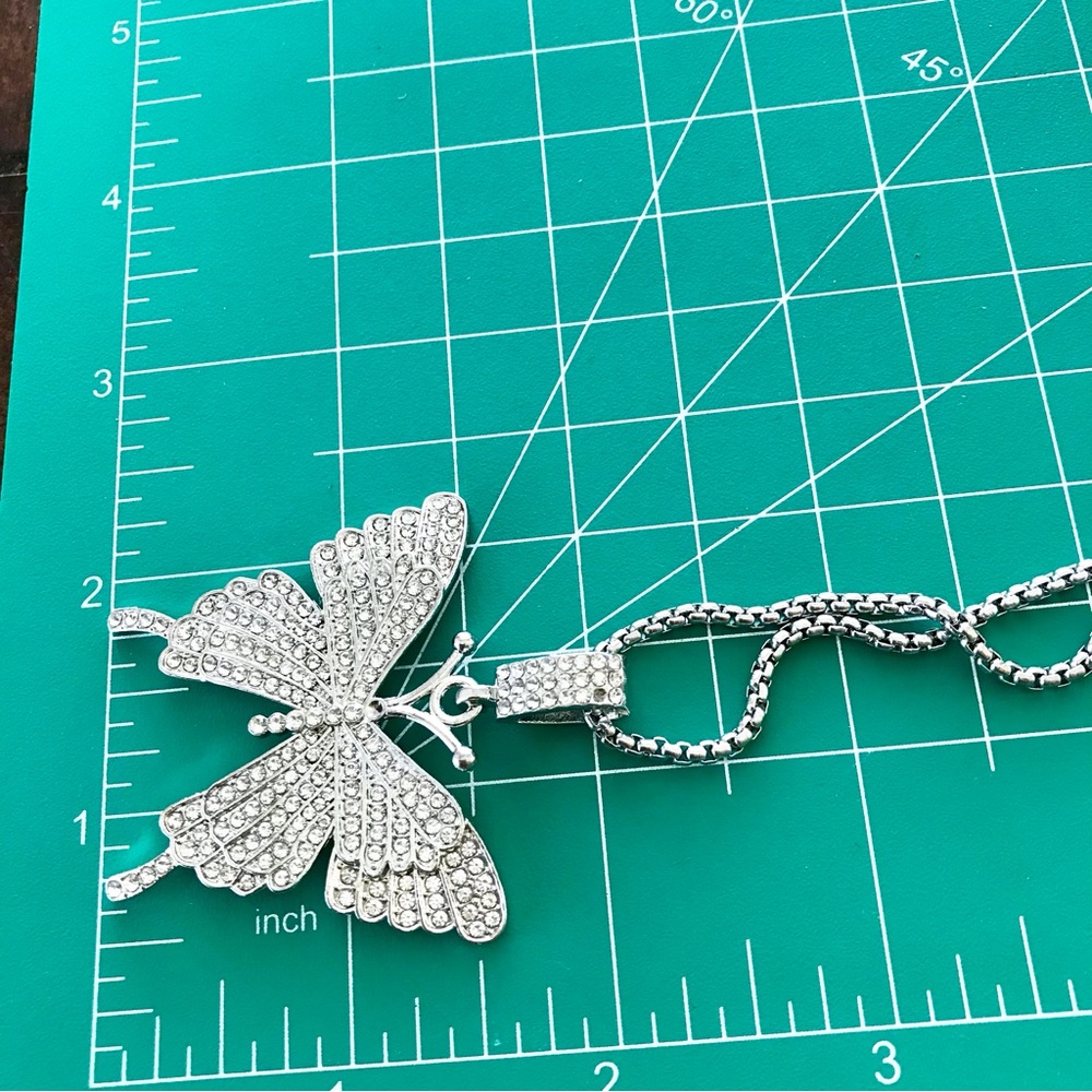 🆕 Crystal Butterfly Pendant Necklace Alloy/Stainless Steel - Picture 4 of 6
